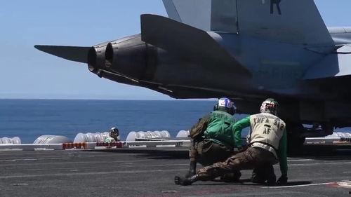 航母战斗机起飞视频,震撼航拍展现壮丽启航